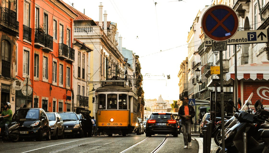 Sabias que há centenas de prédios inteiros ocupados por AL?